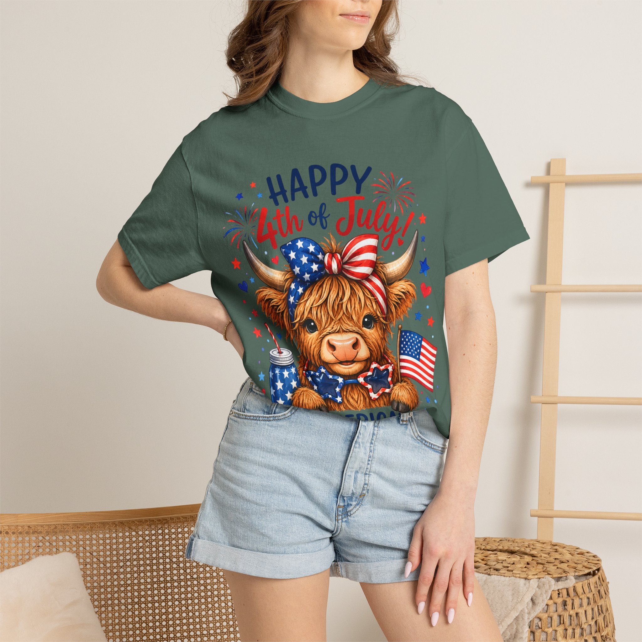 4th of July Cute Highland Cow T-Shirt — Fun Patriotic Farm Design