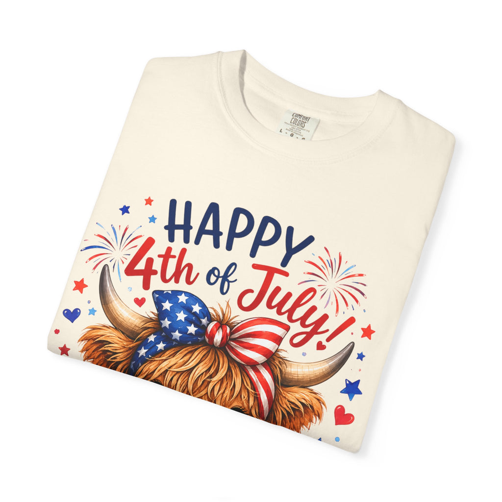 4th of July Cute Highland Cow T-Shirt — Fun Patriotic Farm Design
