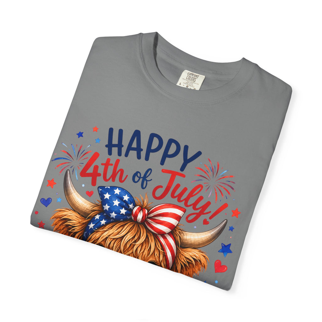 4th of July Cute Highland Cow T-Shirt — Fun Patriotic Farm Design